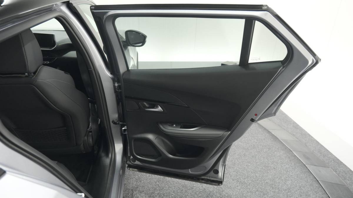 Peugeot 2008 Peugeot 2008 PureTech 130 EAT8 GT | 360 Camera | Adaptieve Cruise Control | Dodehoekdetectie | Apple Carplay
