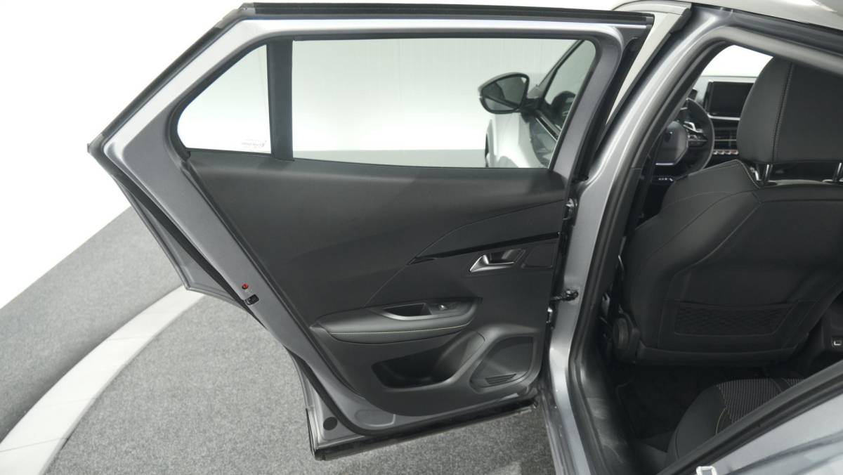 Peugeot 2008 Peugeot 2008 PureTech 130 EAT8 GT | 360 Camera | Adaptieve Cruise Control | Dodehoekdetectie | Apple Carplay