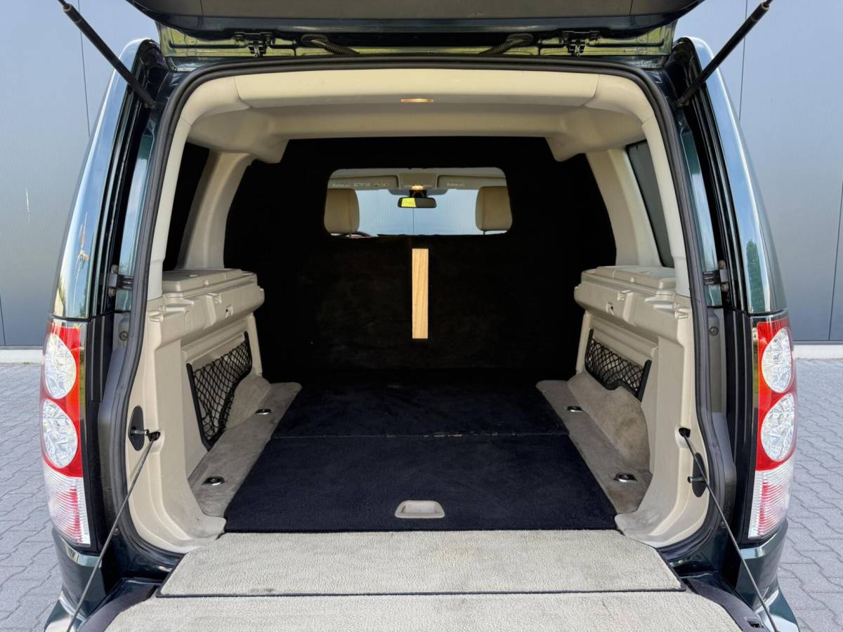Land Rover Discovery Land Rover Discovery  3.0 TDV6 HSE Grijs Kenteken – Leder – Harman/Kardon