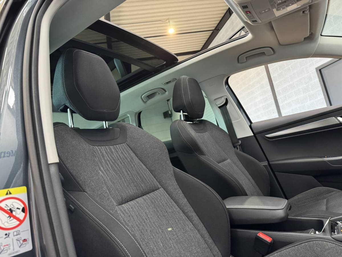 Škoda Karoq ŠKODA Karoq 1.5 TSI ACT Business Edition Plus Airco ECC | Panorama | Trekhaak | Camera | LED | Cruise Control | Canton Audio | Isofix | NAP