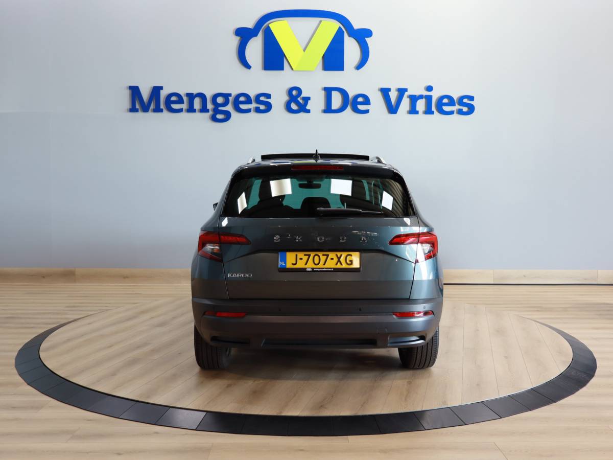 Škoda Karoq ŠKODA Karoq 1.5 TSI ACT Business Edition Plus Airco ECC | Panorama | Trekhaak | Camera | LED | Cruise Control | Canton Audio | Isofix | NAP