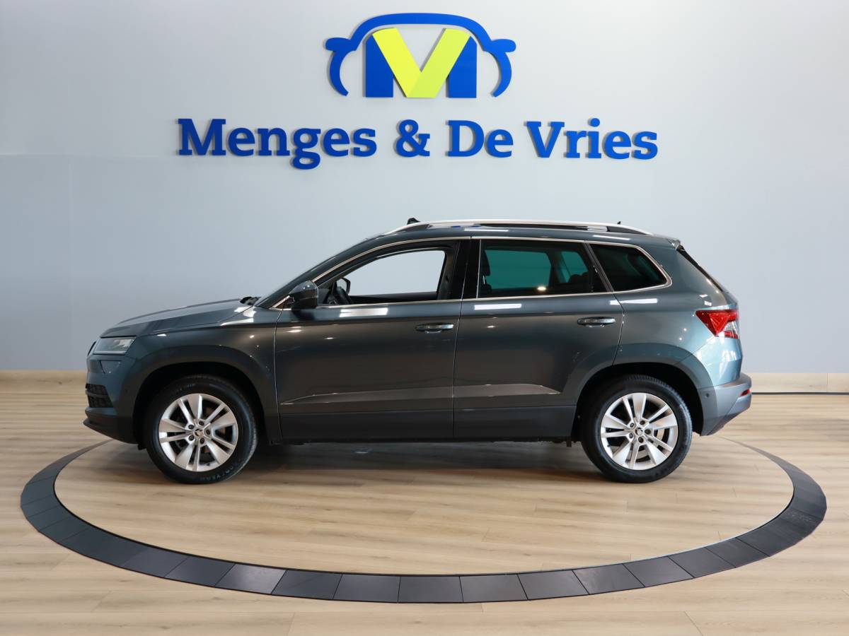 Škoda Karoq ŠKODA Karoq 1.5 TSI ACT Business Edition Plus Airco ECC | Panorama | Trekhaak | Camera | LED | Cruise Control | Canton Audio | Isofix | NAP