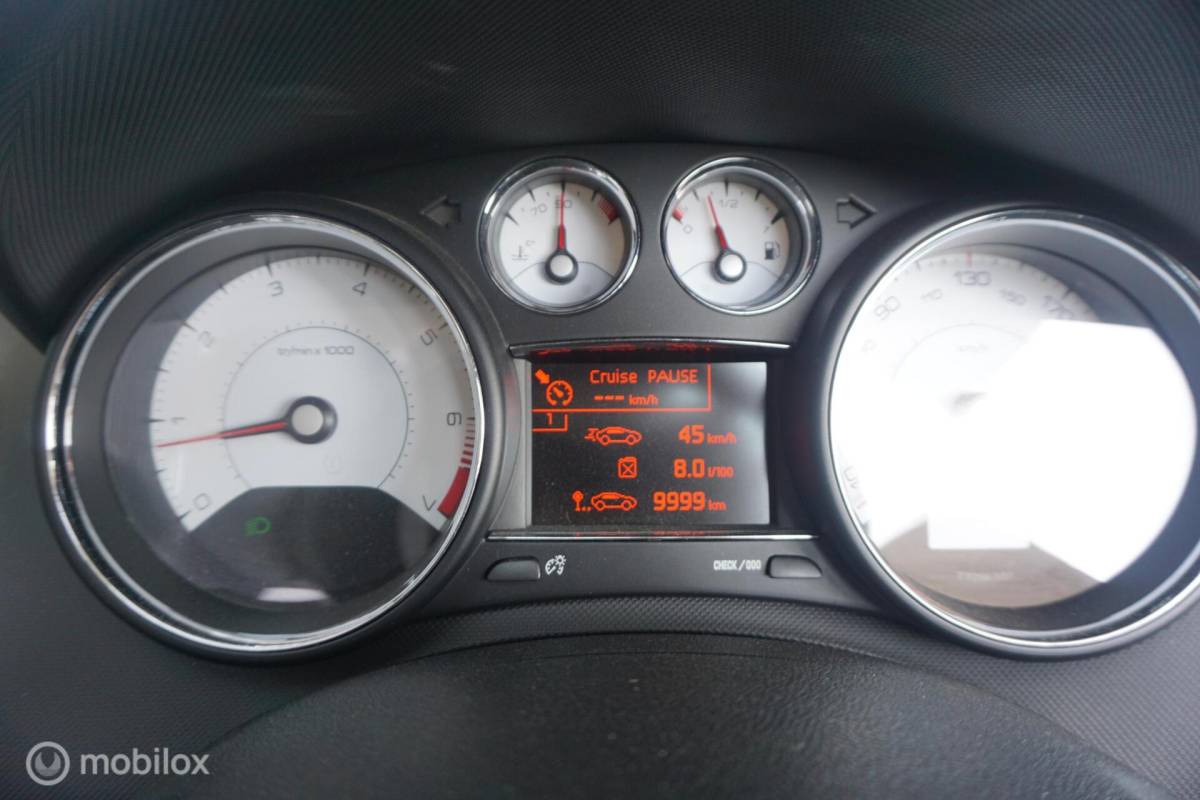 Peugeot 308 Peugeot 308 CC 1.6 THP Roland Garros