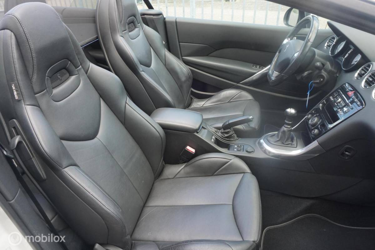 Peugeot 308 Peugeot 308 CC 1.6 THP Roland Garros