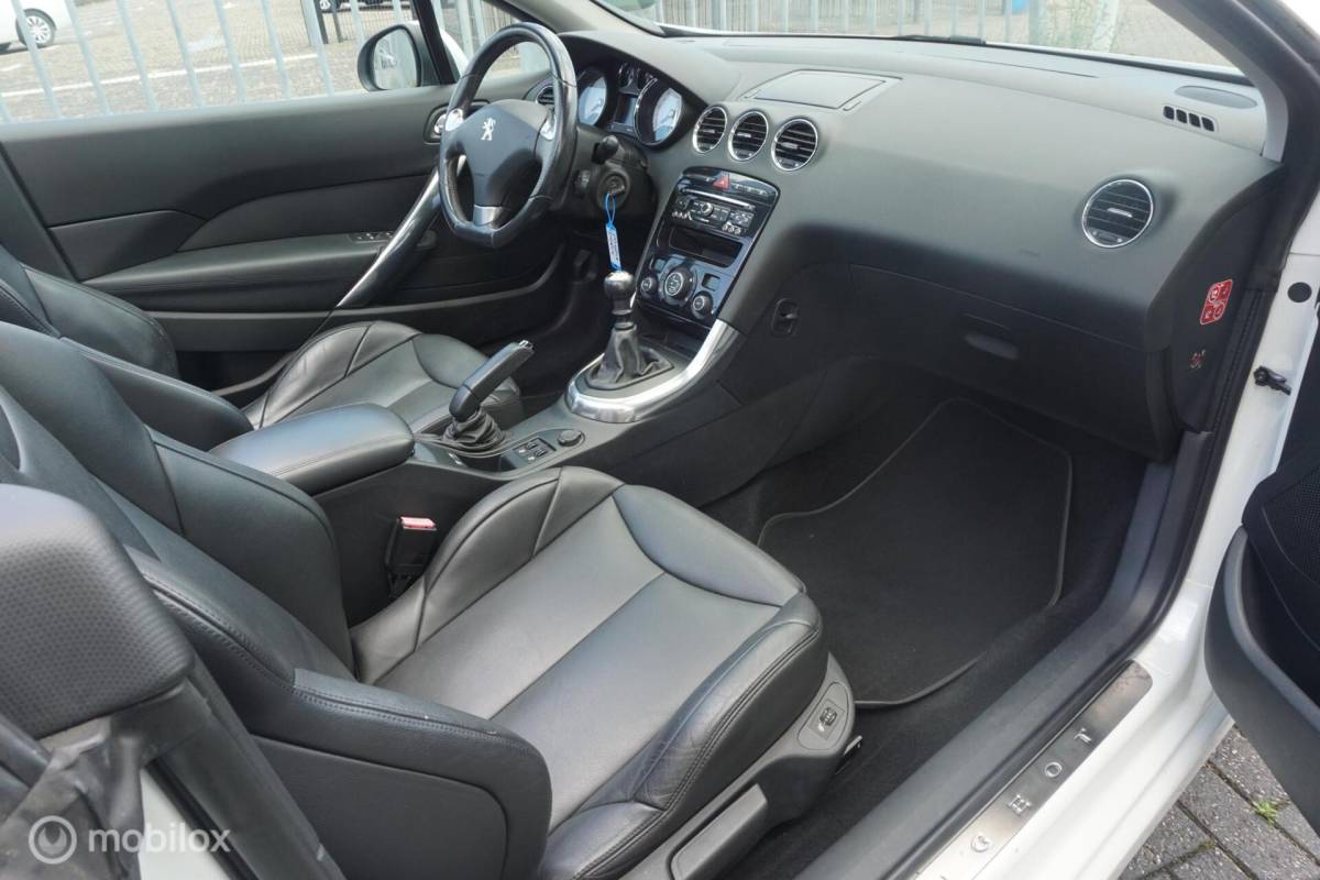 Peugeot 308 Peugeot 308 CC 1.6 THP Roland Garros