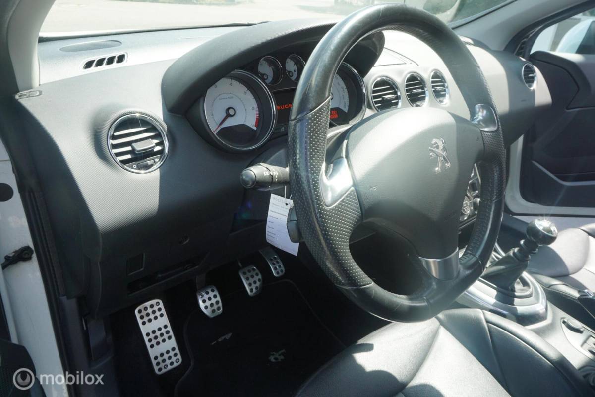Peugeot 308 Peugeot 308 CC 1.6 THP Roland Garros
