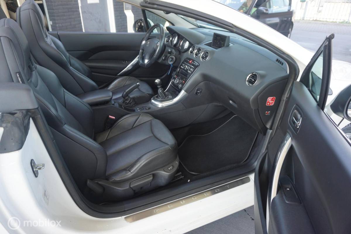 Peugeot 308 Peugeot 308 CC 1.6 THP Roland Garros