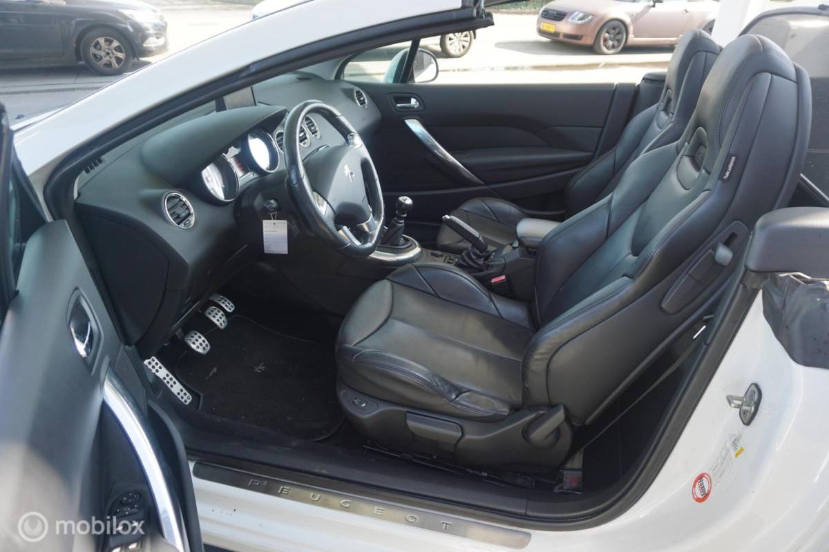 Peugeot 308 Peugeot 308 CC 1.6 THP Roland Garros