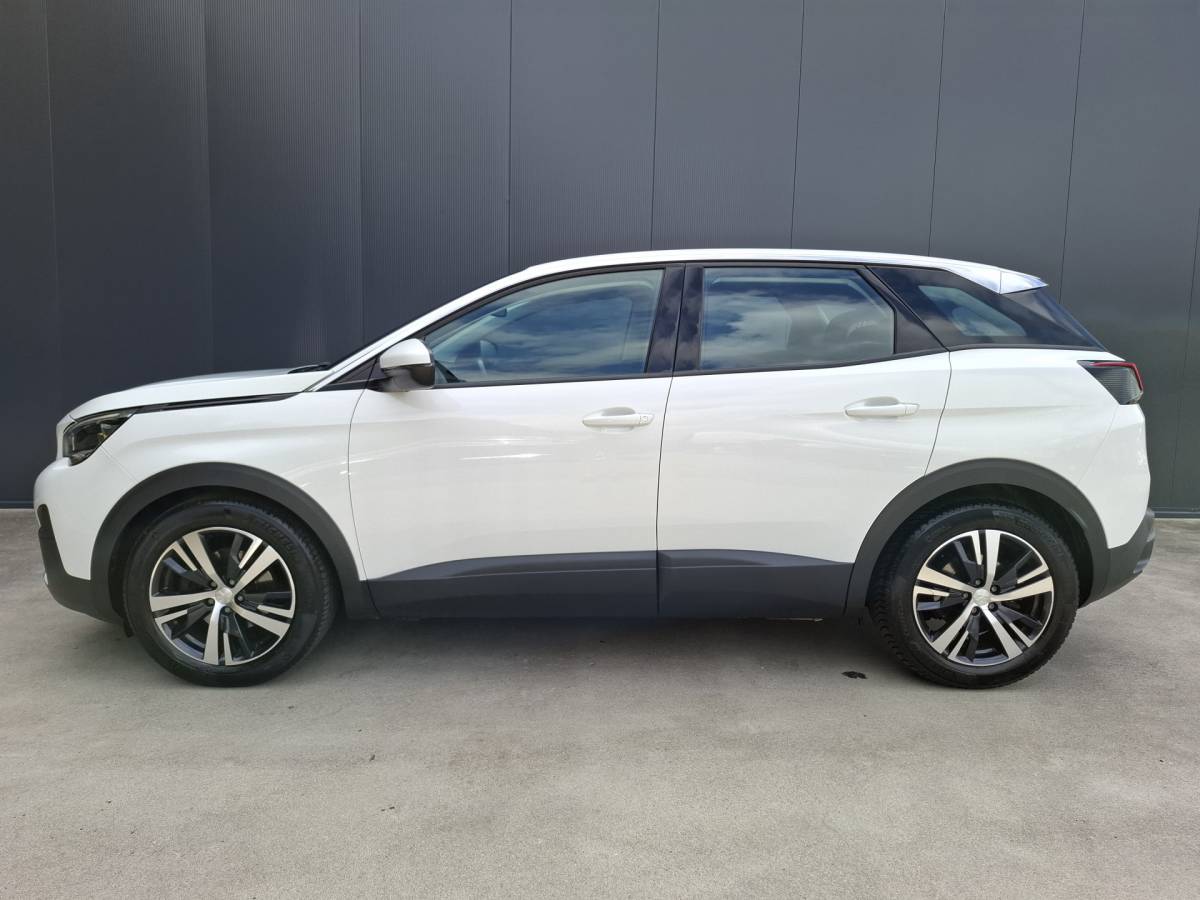 Peugeot 3008 Peugeot 3008 1.2 PureTech Access VIRTUAL COCKPIT LED CRUISE AIRCO TREKHAAK