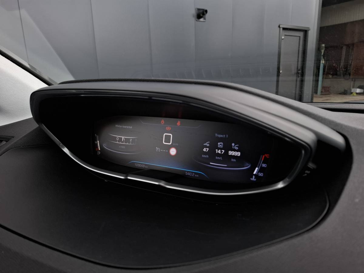 Peugeot 3008 Peugeot 3008 1.2 PureTech Access VIRTUAL COCKPIT LED CRUISE AIRCO TREKHAAK