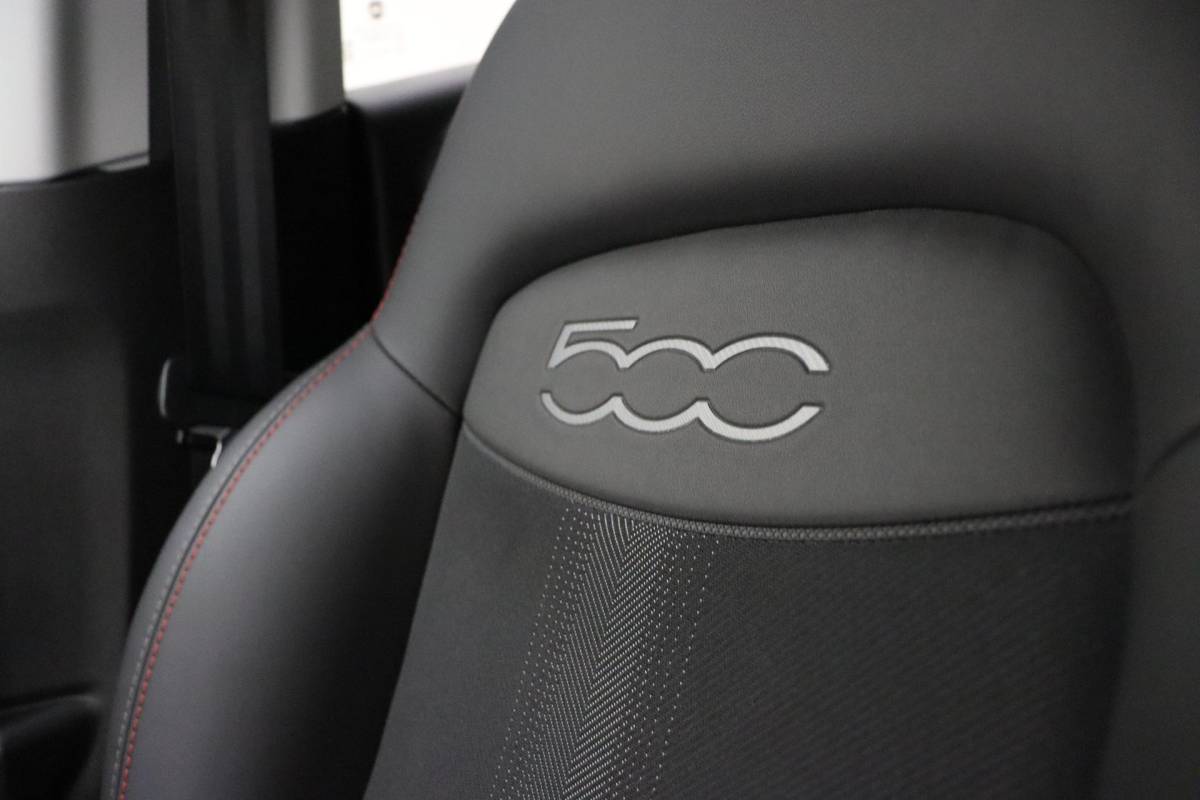 Fiat 500X Fiat 500 X 1.5 Hybrid Sport Cabrio | Navigatie | Apple Carplay/Android Auto | Cabrio | Climate & Cruise Control | LED lampen | Camera | Parkeersensoren v+a