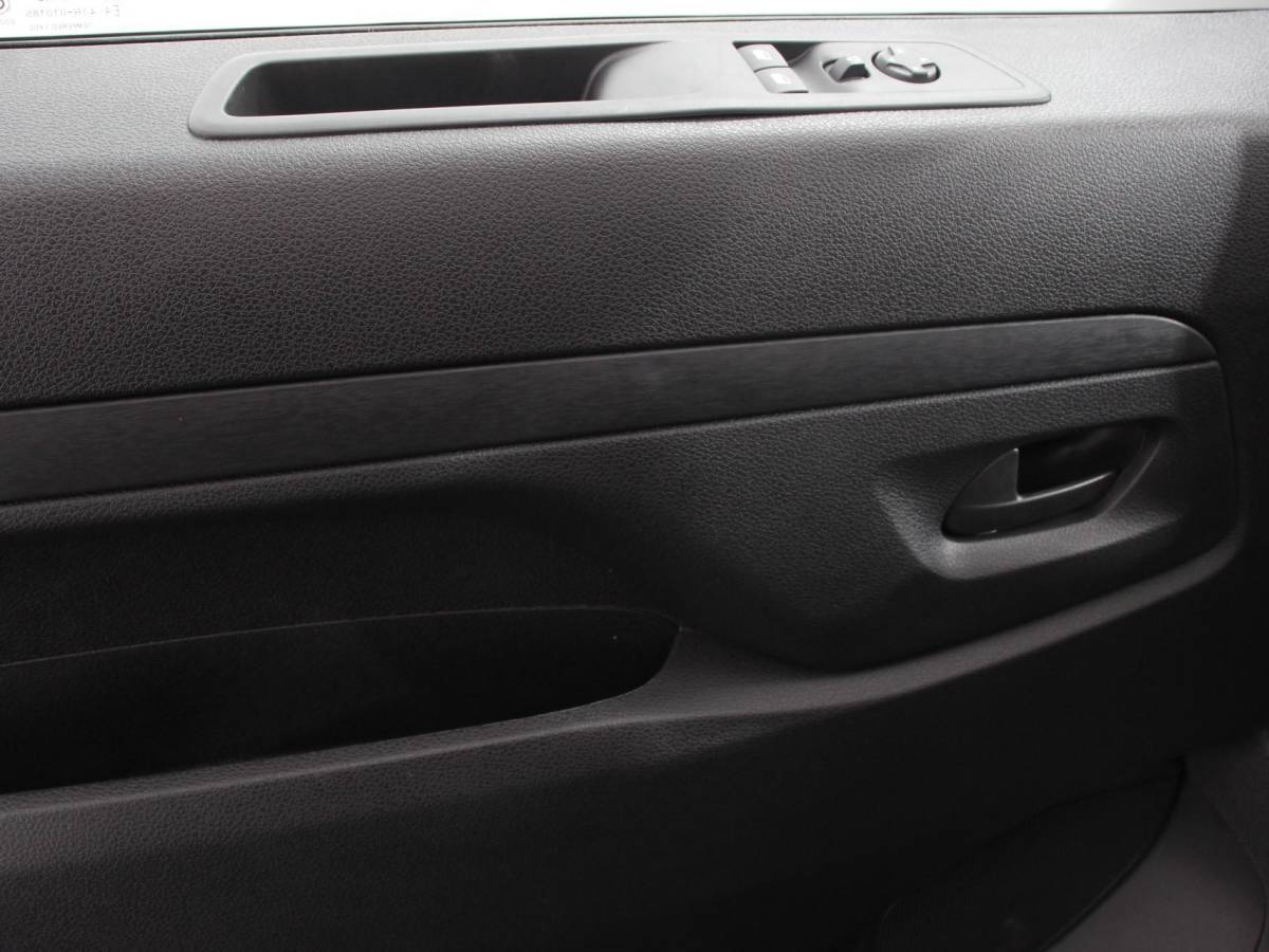 Opel Vivaro Opel Vivaro 2.0 BlueHDi 180 S&S L3 Automaat Apple Carplay /  Android Auto Parkeersensoren V+A Trekhaak Camera Navigatie Cruise Control LED koplampen houten afwerking laadruimte