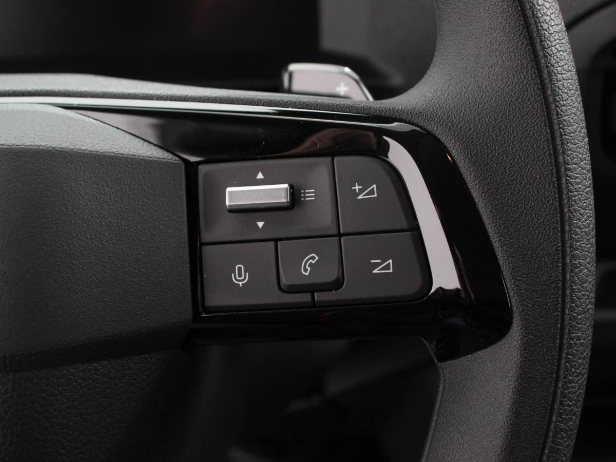 Opel Vivaro Opel Vivaro 2.0 BlueHDi 180 S&S L3 Automaat Apple Carplay /  Android Auto Parkeersensoren V+A Trekhaak Camera Navigatie Cruise Control LED koplampen houten afwerking laadruimte