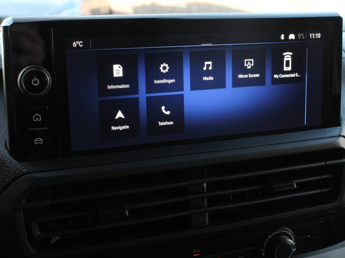 Opel Vivaro Opel Vivaro 2.0 BlueHDi 180 S&S L3 Automaat Apple Carplay /  Android Auto Parkeersensoren V+A Trekhaak Camera Navigatie Cruise Control LED koplampen houten afwerking laadruimte