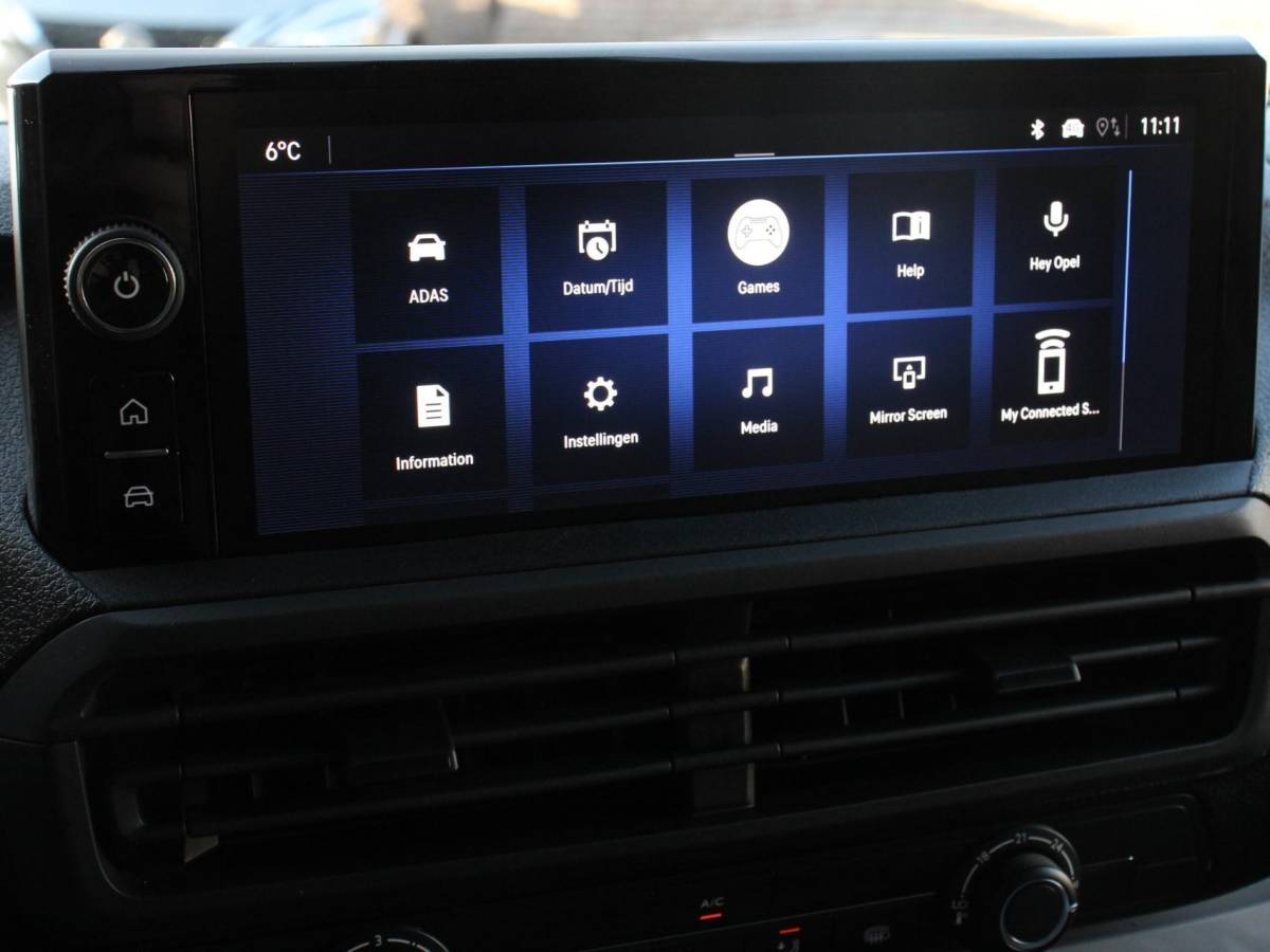 Opel Vivaro Opel Vivaro 2.0 BlueHDi 180 S&S L3 Automaat Apple Carplay /  Android Auto Parkeersensoren V+A Trekhaak Camera Navigatie Cruise Control LED koplampen houten afwerking laadruimte