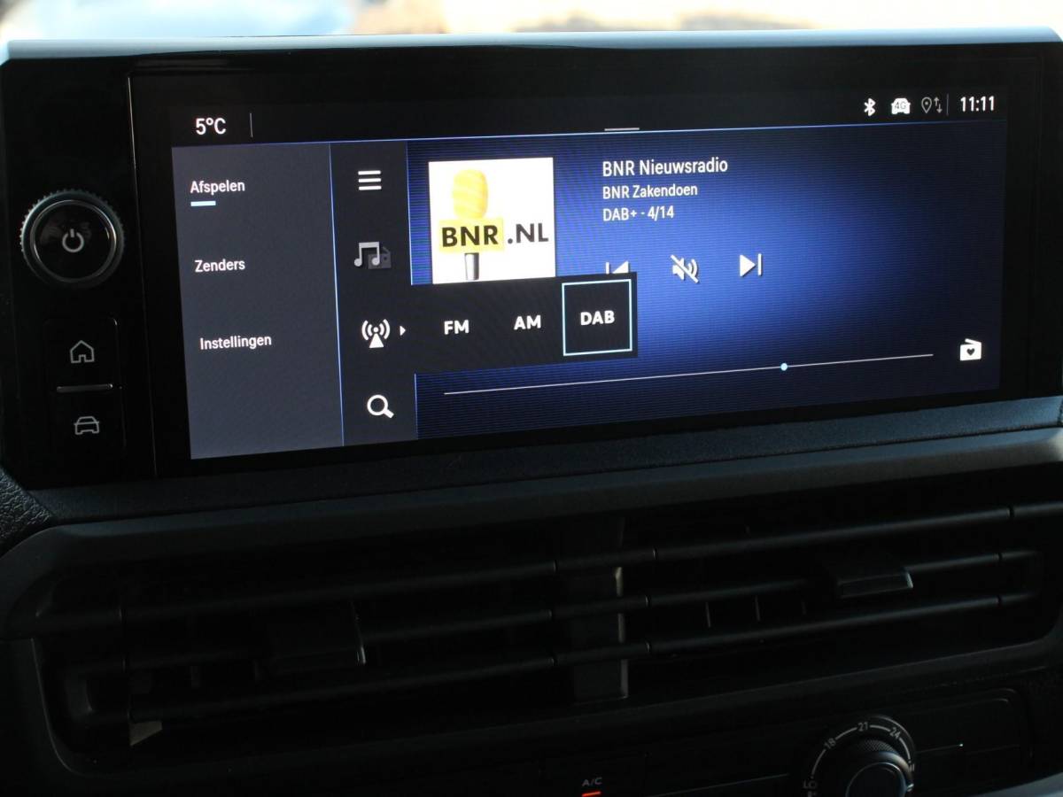 Opel Vivaro Opel Vivaro 2.0 BlueHDi 180 S&S L3 Automaat Apple Carplay /  Android Auto Parkeersensoren V+A Trekhaak Camera Navigatie Cruise Control LED koplampen houten afwerking laadruimte