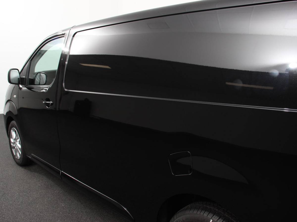 Opel Vivaro Opel Vivaro 2.0 BlueHDi 180 S&S L3 Automaat Apple Carplay /  Android Auto Parkeersensoren V+A Trekhaak Camera Navigatie Cruise Control LED koplampen houten afwerking laadruimte