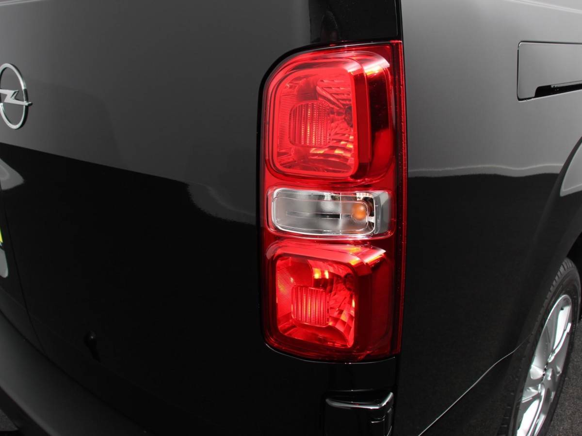 Opel Vivaro Opel Vivaro 2.0 BlueHDi 180 S&S L3 Automaat Apple Carplay /  Android Auto Parkeersensoren V+A Trekhaak Camera Navigatie Cruise Control LED koplampen houten afwerking laadruimte