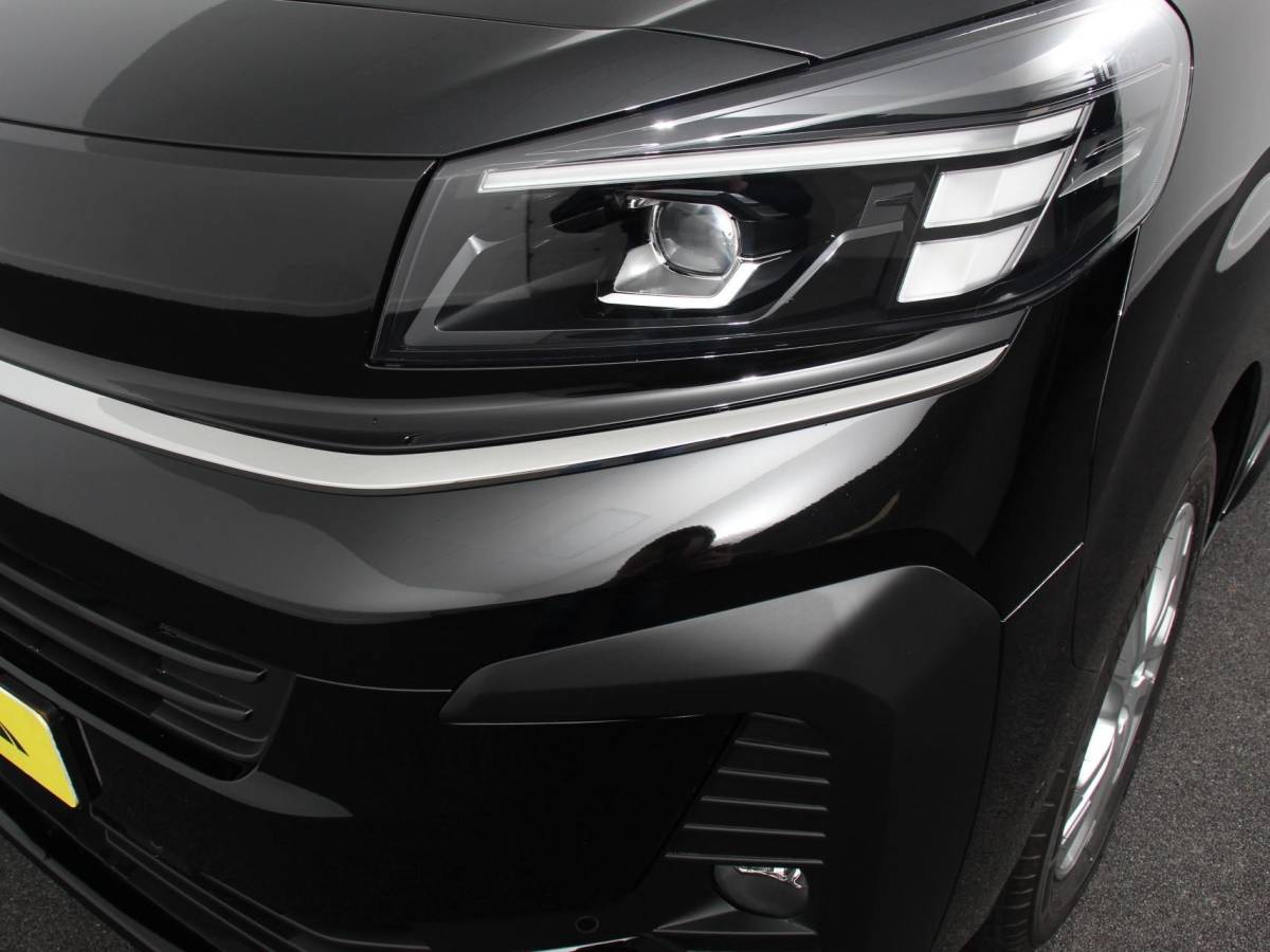 Opel Vivaro Opel Vivaro 2.0 BlueHDi 180 S&S L3 Automaat Apple Carplay /  Android Auto Parkeersensoren V+A Trekhaak Camera Navigatie Cruise Control LED koplampen houten afwerking laadruimte