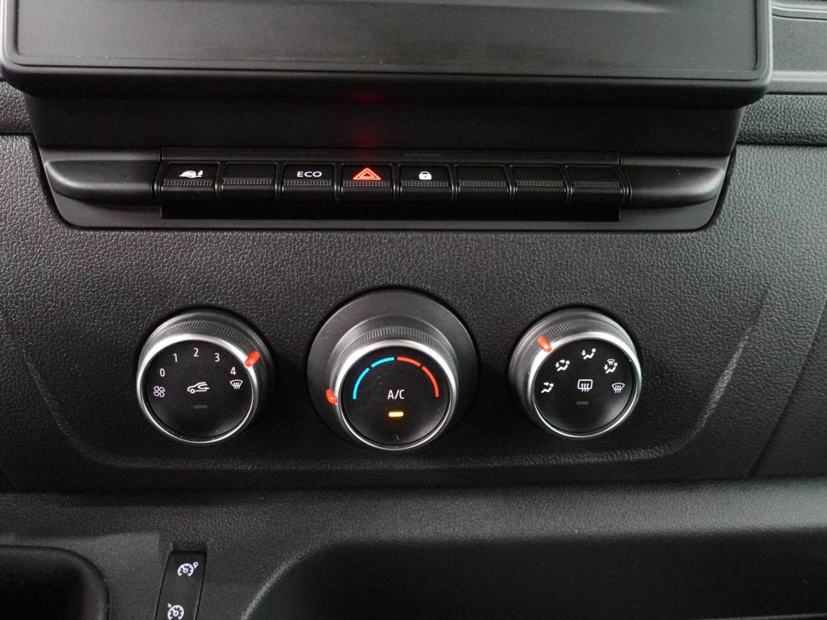 Renault Master Renault Master T35 2.3 dCi 180PK L2H2 Energy Airco Cruise Control Camera Navi PDC V+A Trekhaak 270° Deuren