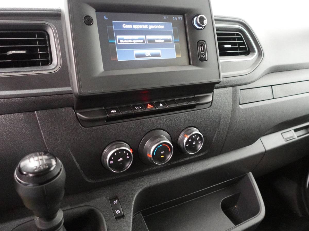 Renault Master Renault Master T35 2.3 dCi 180PK L2H2 Energy Airco Cruise Control Camera Navi PDC V+A Trekhaak 270° Deuren