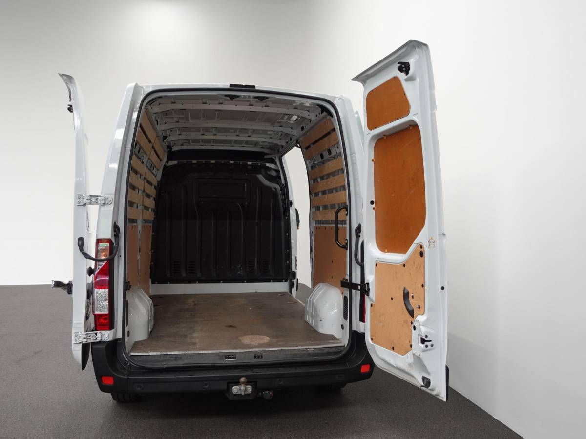 Renault Master Renault Master T35 2.3 dCi 180PK L2H2 Energy Airco Cruise Control Camera Navi PDC V+A Trekhaak 270° Deuren