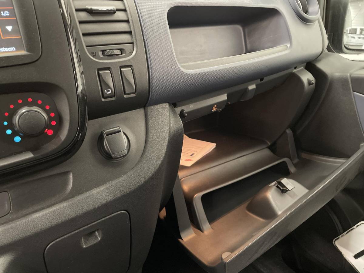 Opel Vivaro Opel Vivaro 1.6 CDTI L2H1 Dubbele Cabine Edition Dubbele Cabine Navi Airco Bluetooth Schuifdeur 6-Zits APK t/m 11-2026