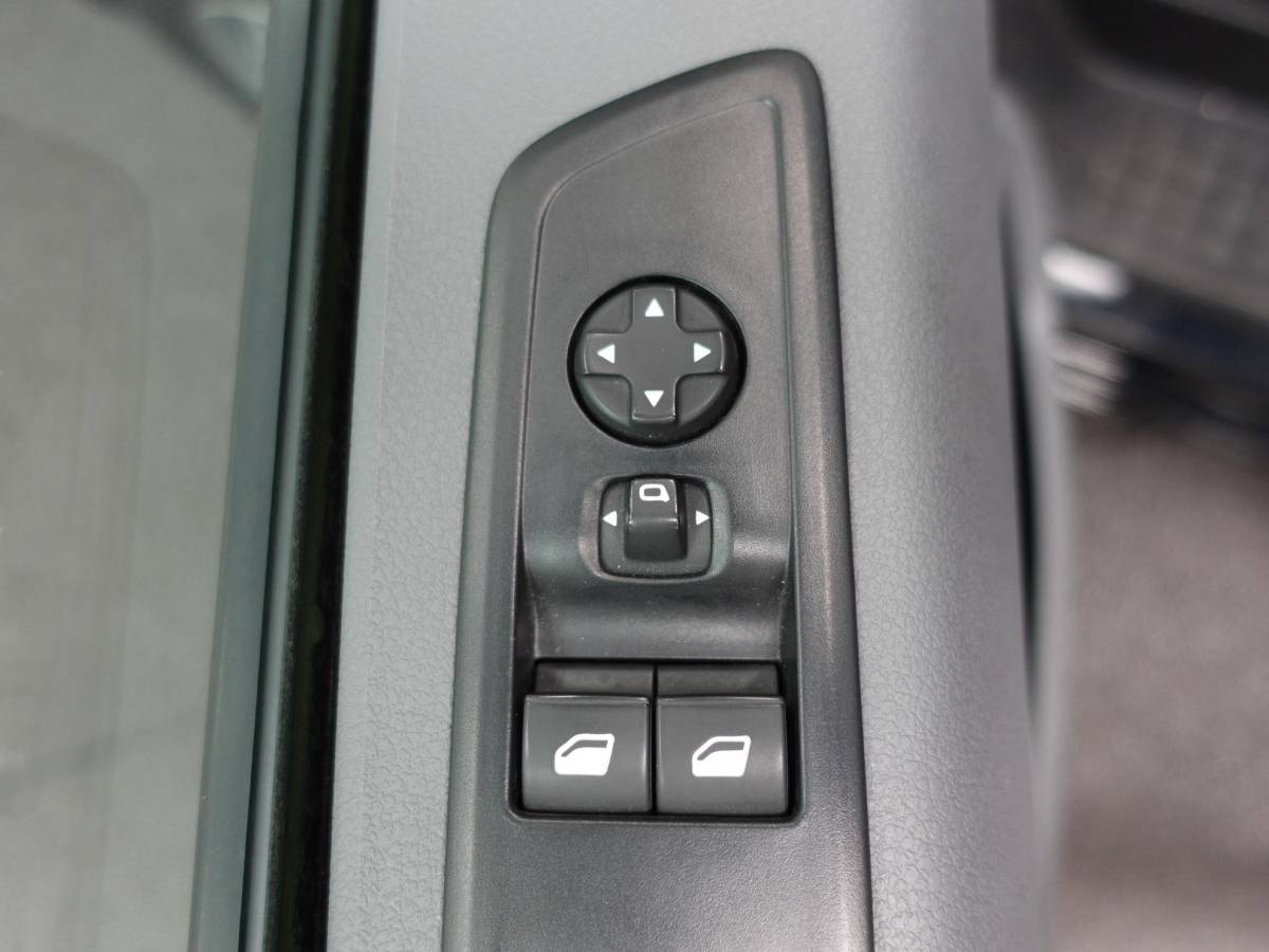 Opel Vivaro Opel Vivaro 145pk L3H1 Automaat Navigate Trekhaak Cruise control Apple Carplay Camera