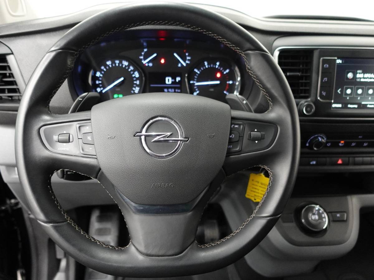 Opel Vivaro Opel Vivaro 145pk L3H1 Automaat Navigate Trekhaak Cruise control Apple Carplay Camera