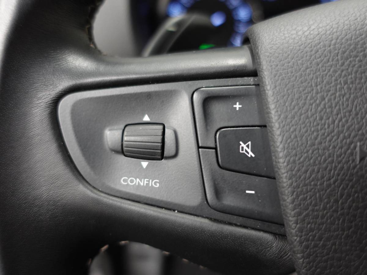 Opel Vivaro Opel Vivaro 145pk L3H1 Automaat Navigate Trekhaak Cruise control Apple Carplay Camera