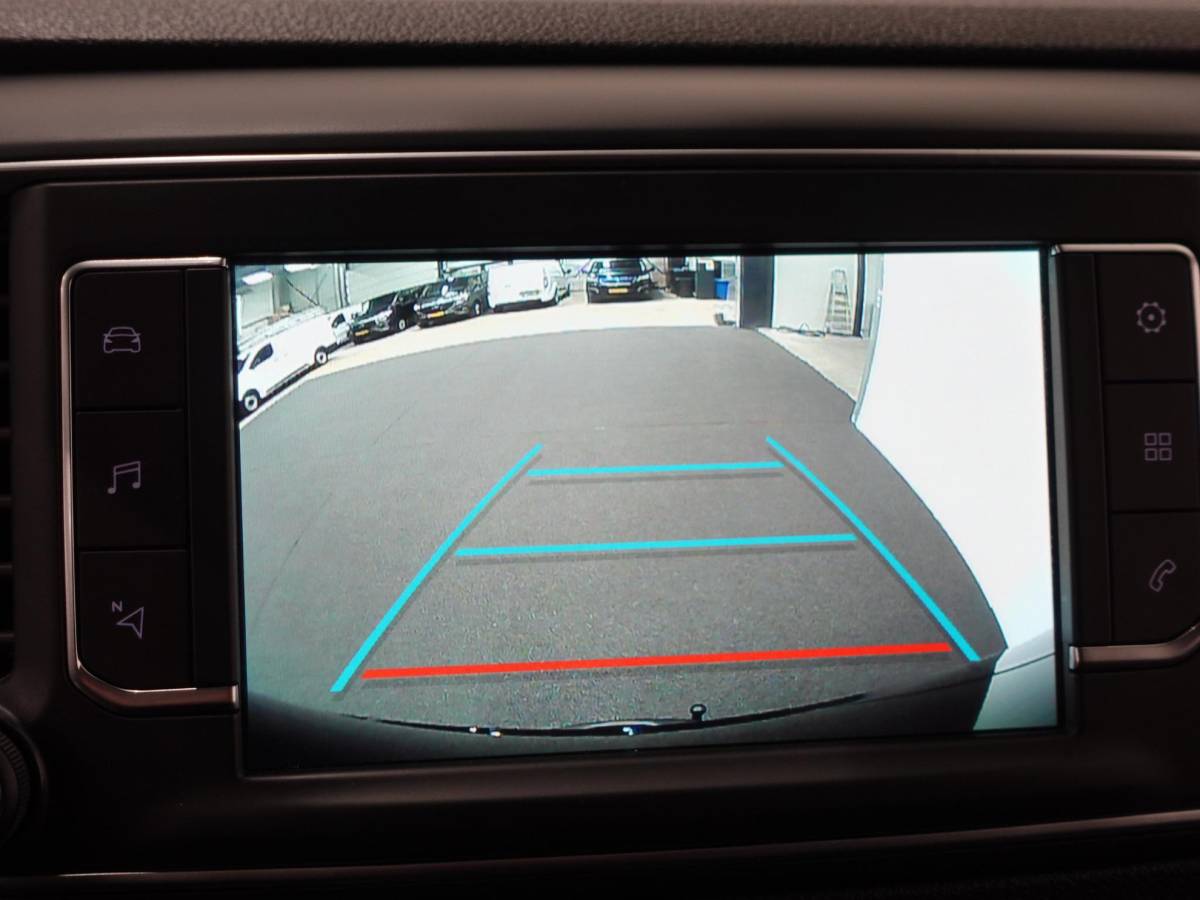 Opel Vivaro Opel Vivaro 145pk L3H1 Automaat Navigate Trekhaak Cruise control Apple Carplay Camera