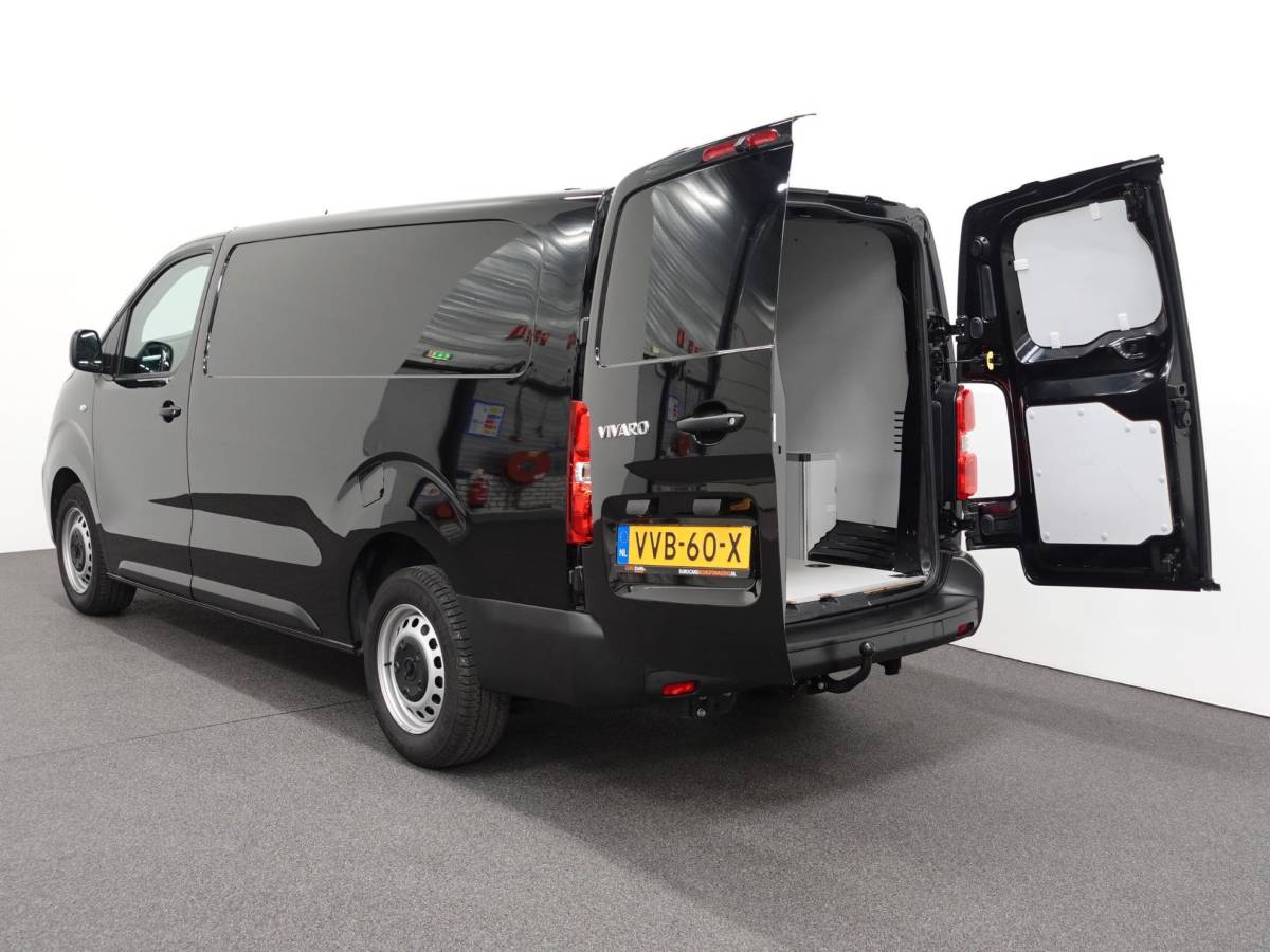 Opel Vivaro Opel Vivaro 145pk L3H1 Automaat Navigate Trekhaak Cruise control Apple Carplay Camera