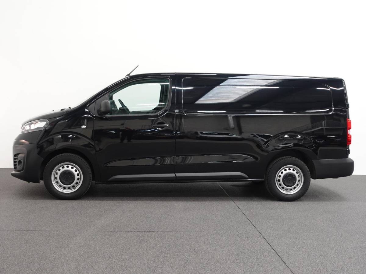 Opel Vivaro Opel Vivaro 145pk L3H1 Automaat Navigate Trekhaak Cruise control Apple Carplay Camera
