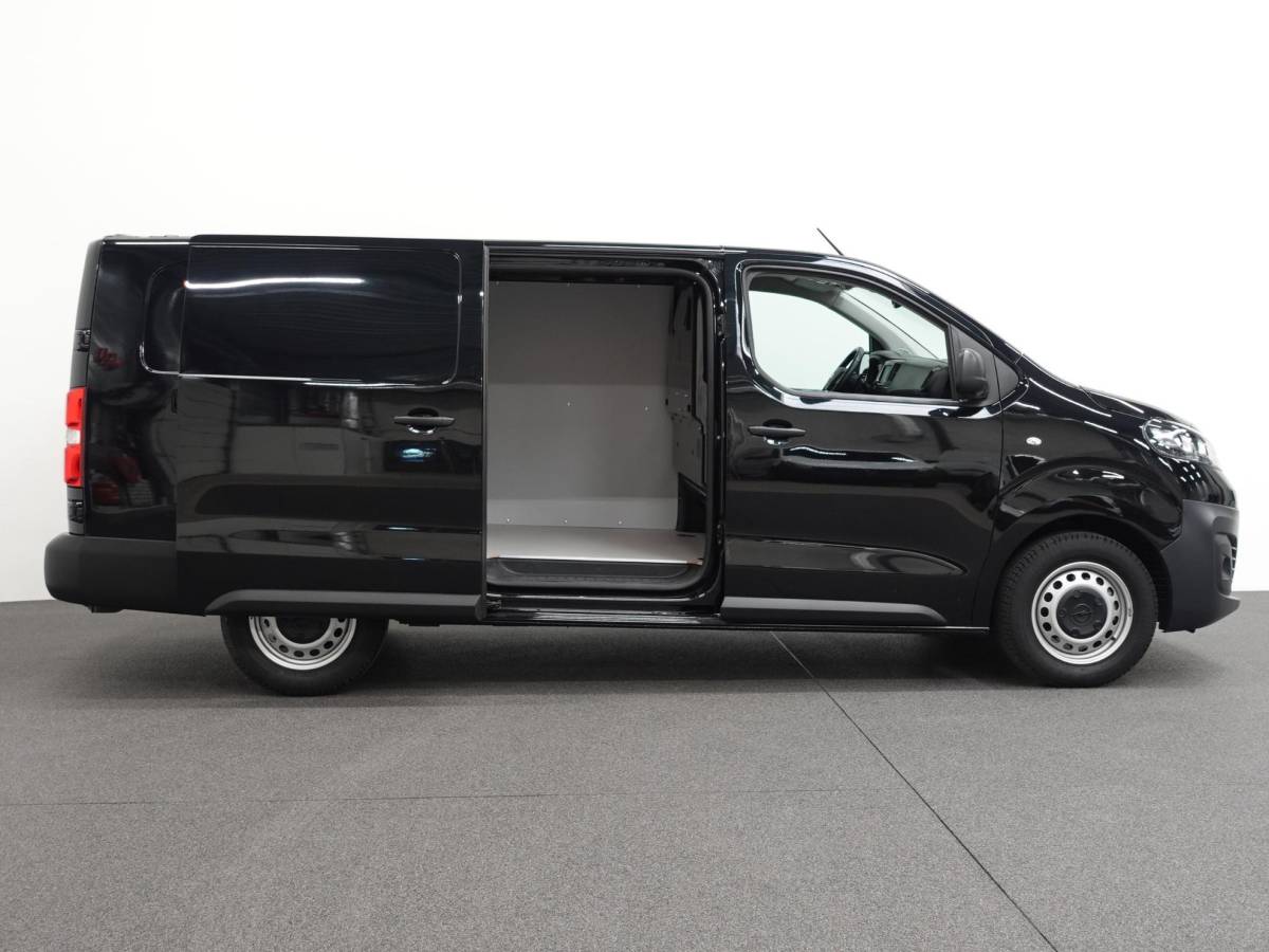 Opel Vivaro Opel Vivaro 145pk L3H1 Automaat Navigate Trekhaak Cruise control Apple Carplay Camera