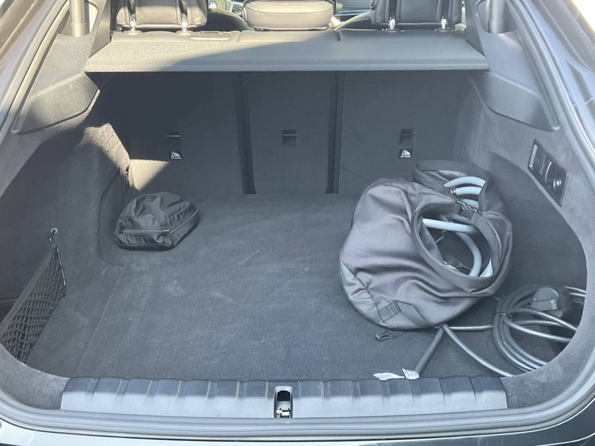 BMW i4 BMW i4 M50 M-Sport 84kWh 544PK Pano Laser HUD Harman/Kardon Elek.Trekhaak Leer BOMVOL!