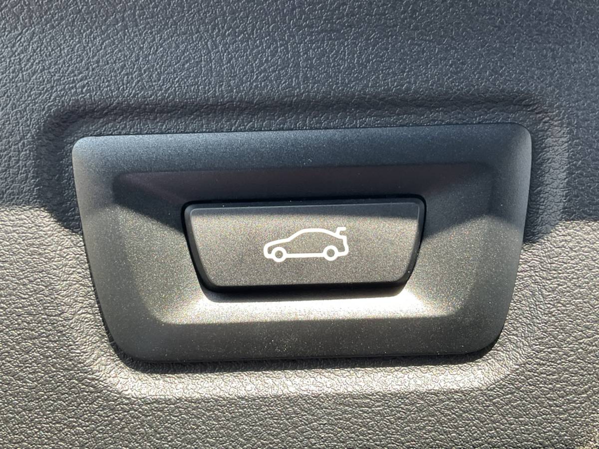 BMW i4 BMW i4 M50 M-Sport 84kWh 544PK Pano Laser HUD Harman/Kardon Elek.Trekhaak Leer BOMVOL!