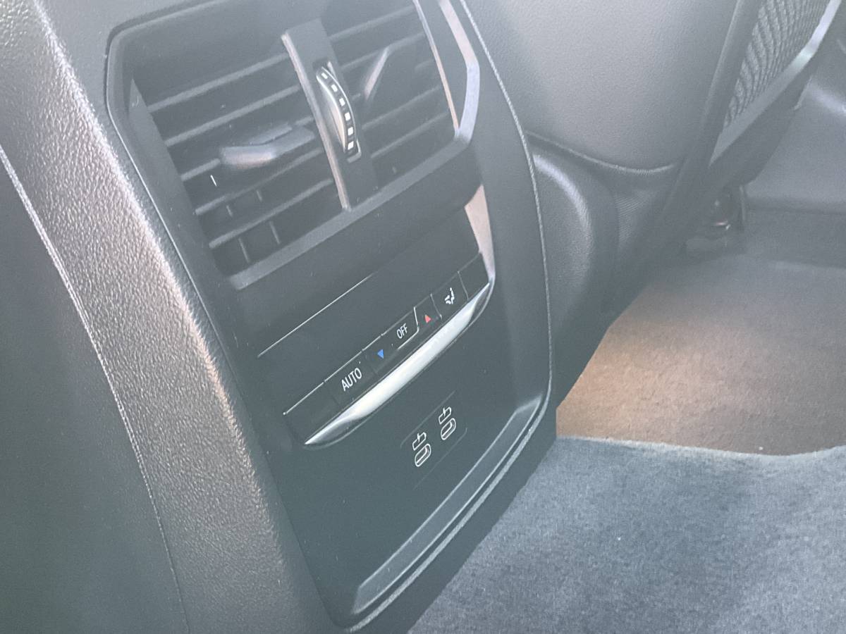 BMW i4 BMW i4 M50 M-Sport 84kWh 544PK Pano Laser HUD Harman/Kardon Elek.Trekhaak Leer BOMVOL!