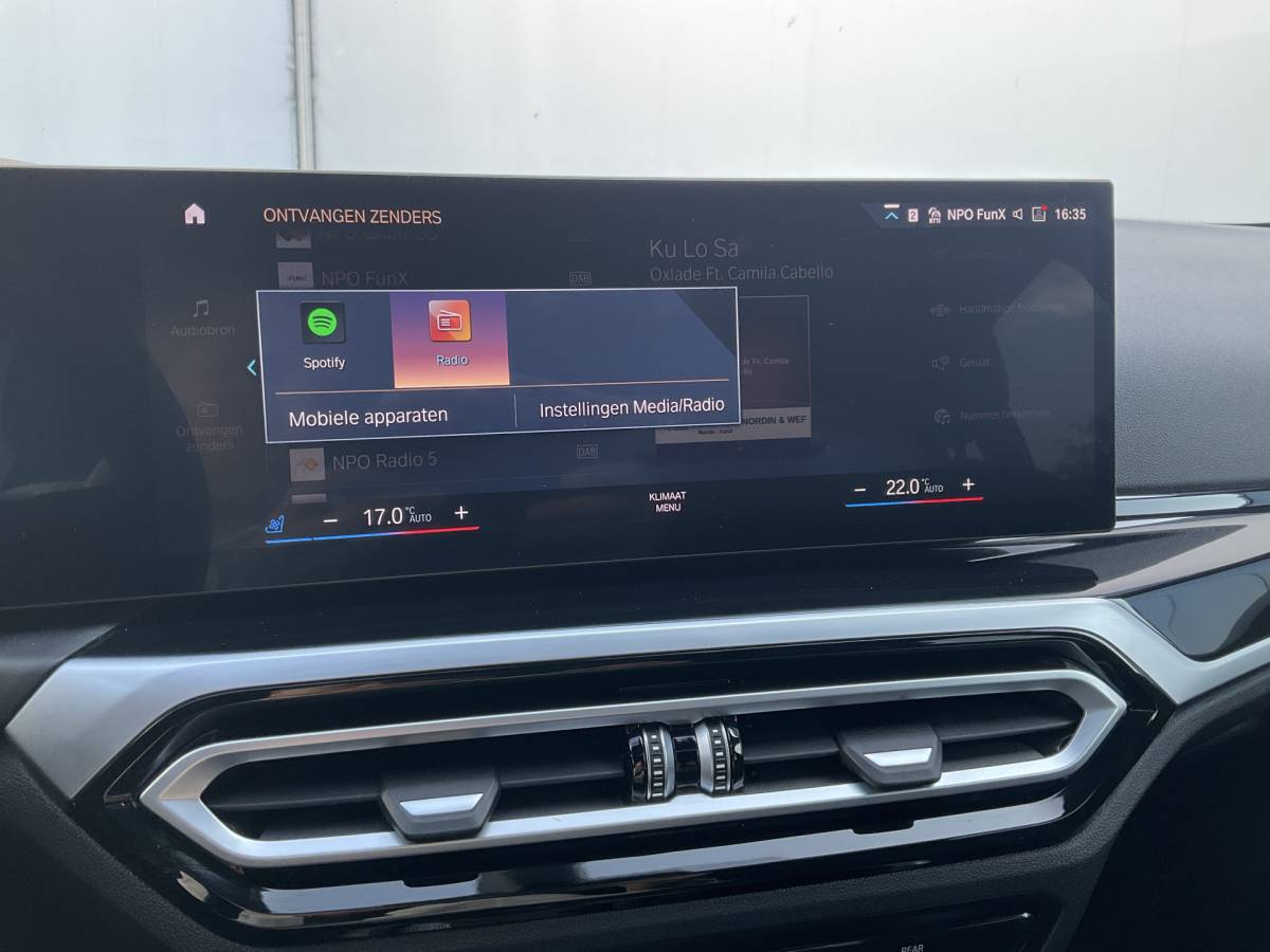 BMW i4 BMW i4 M50 M-Sport 84kWh 544PK Pano Laser HUD Harman/Kardon Elek.Trekhaak Leer BOMVOL!