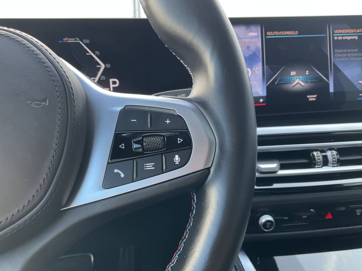 BMW i4 BMW i4 M50 M-Sport 84kWh 544PK Pano Laser HUD Harman/Kardon Elek.Trekhaak Leer BOMVOL!