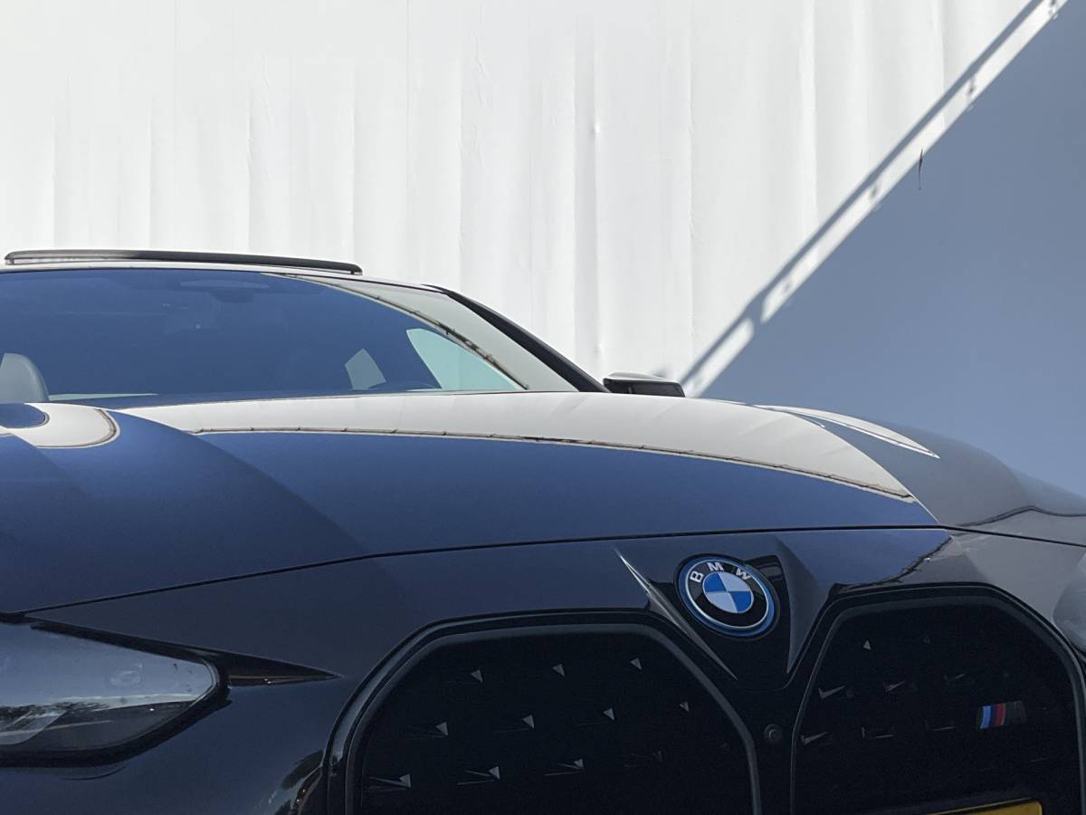 BMW i4 BMW i4 M50 M-Sport 84kWh 544PK Pano Laser HUD Harman/Kardon Elek.Trekhaak Leer BOMVOL!