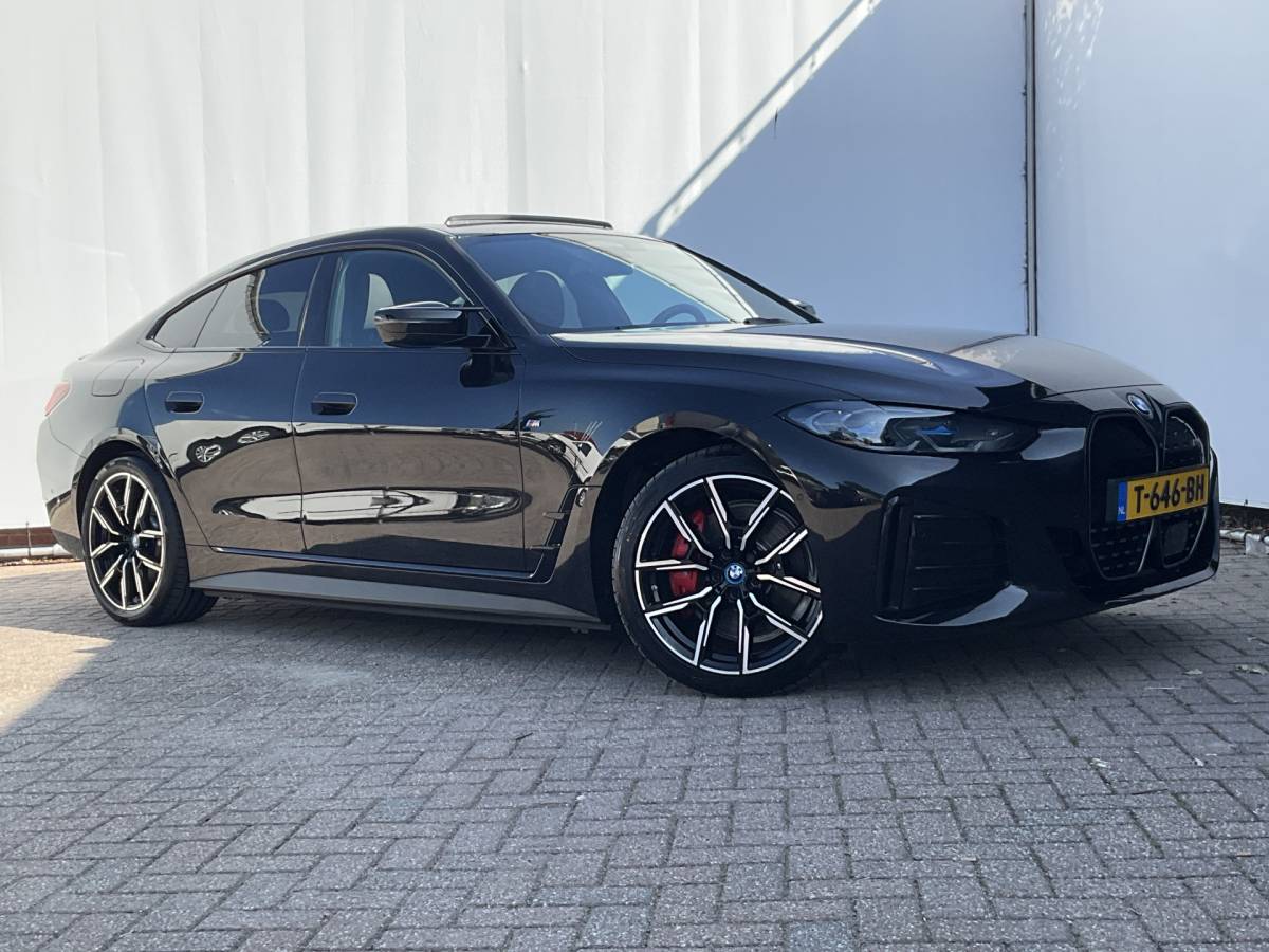 BMW i4 BMW i4 M50 M-Sport 84kWh 544PK Pano Laser HUD Harman/Kardon Elek.Trekhaak Leer BOMVOL!