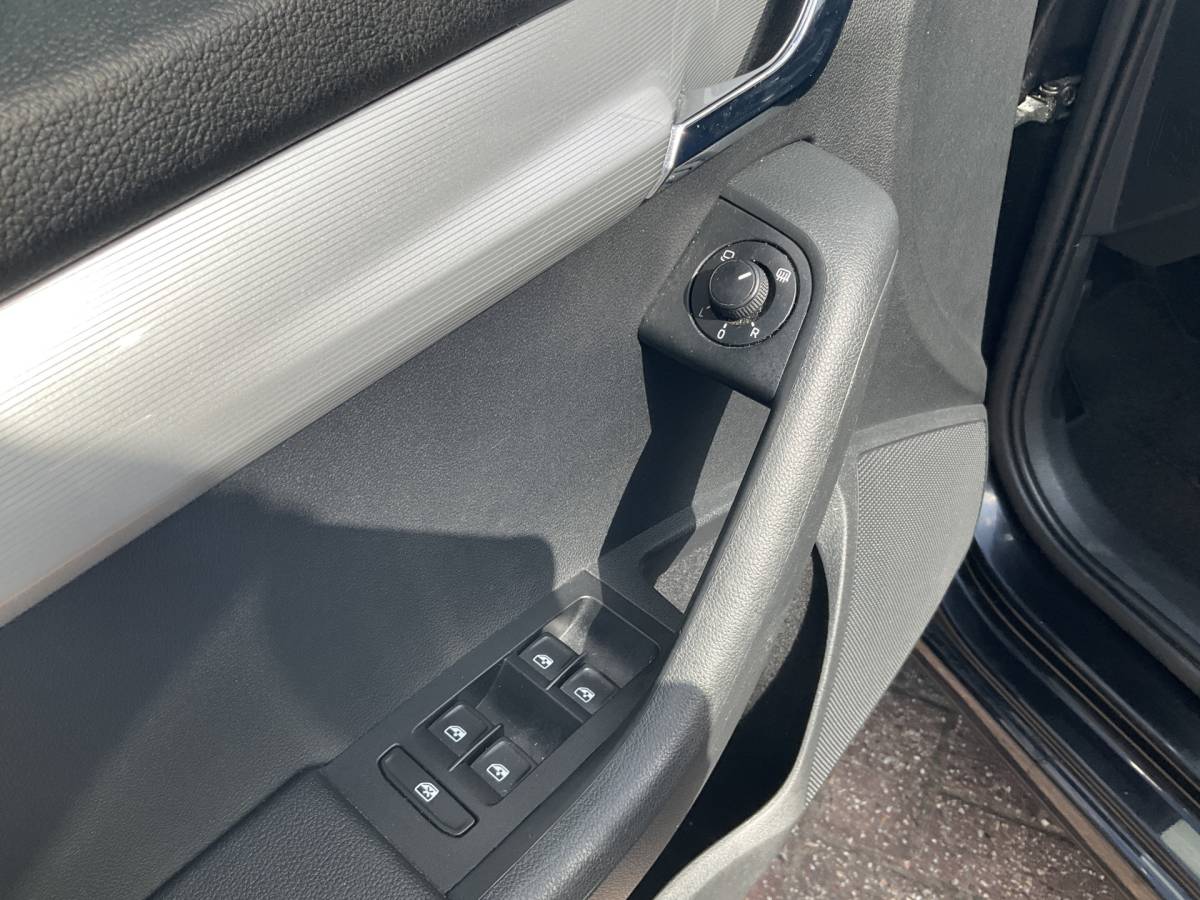 Škoda Octavia ŠKODA Octavia Combi 1.4 TSI Style Xenon Aut Trekhaak Canton Stoelverw Carplay Voll.Onderhouden!