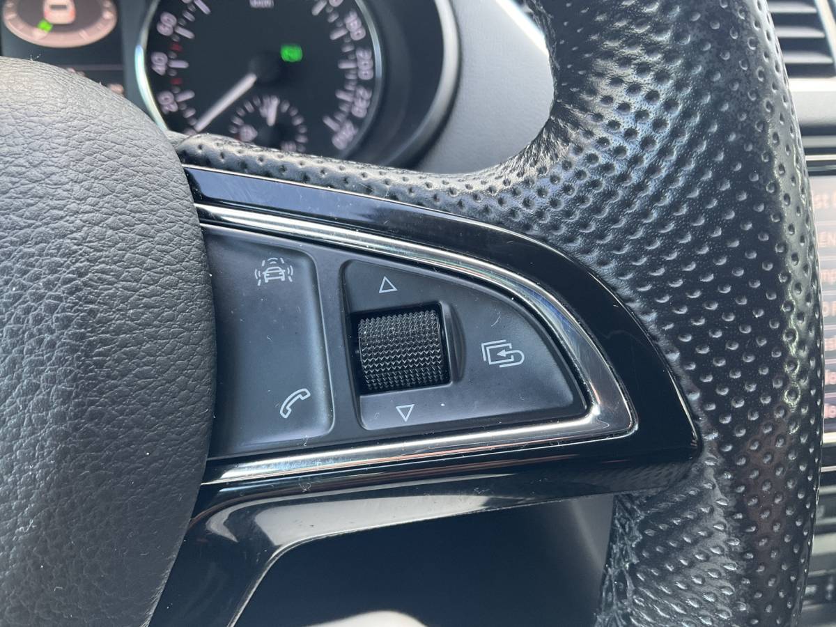 Škoda Octavia ŠKODA Octavia Combi 1.4 TSI Style Xenon Aut Trekhaak Canton Stoelverw Carplay Voll.Onderhouden!