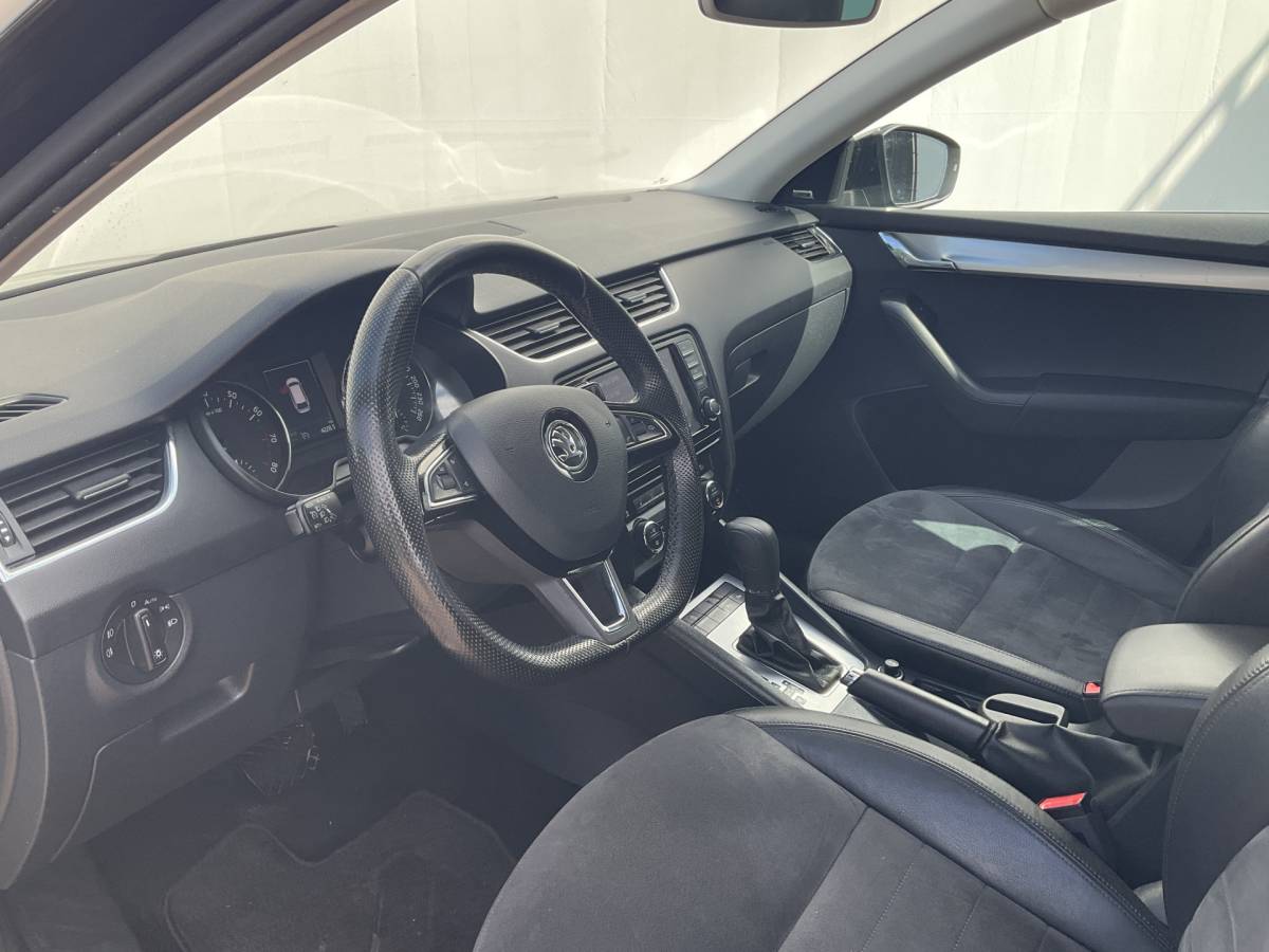 Škoda Octavia ŠKODA Octavia Combi 1.4 TSI Style Xenon Aut Trekhaak Canton Stoelverw Carplay Voll.Onderhouden!