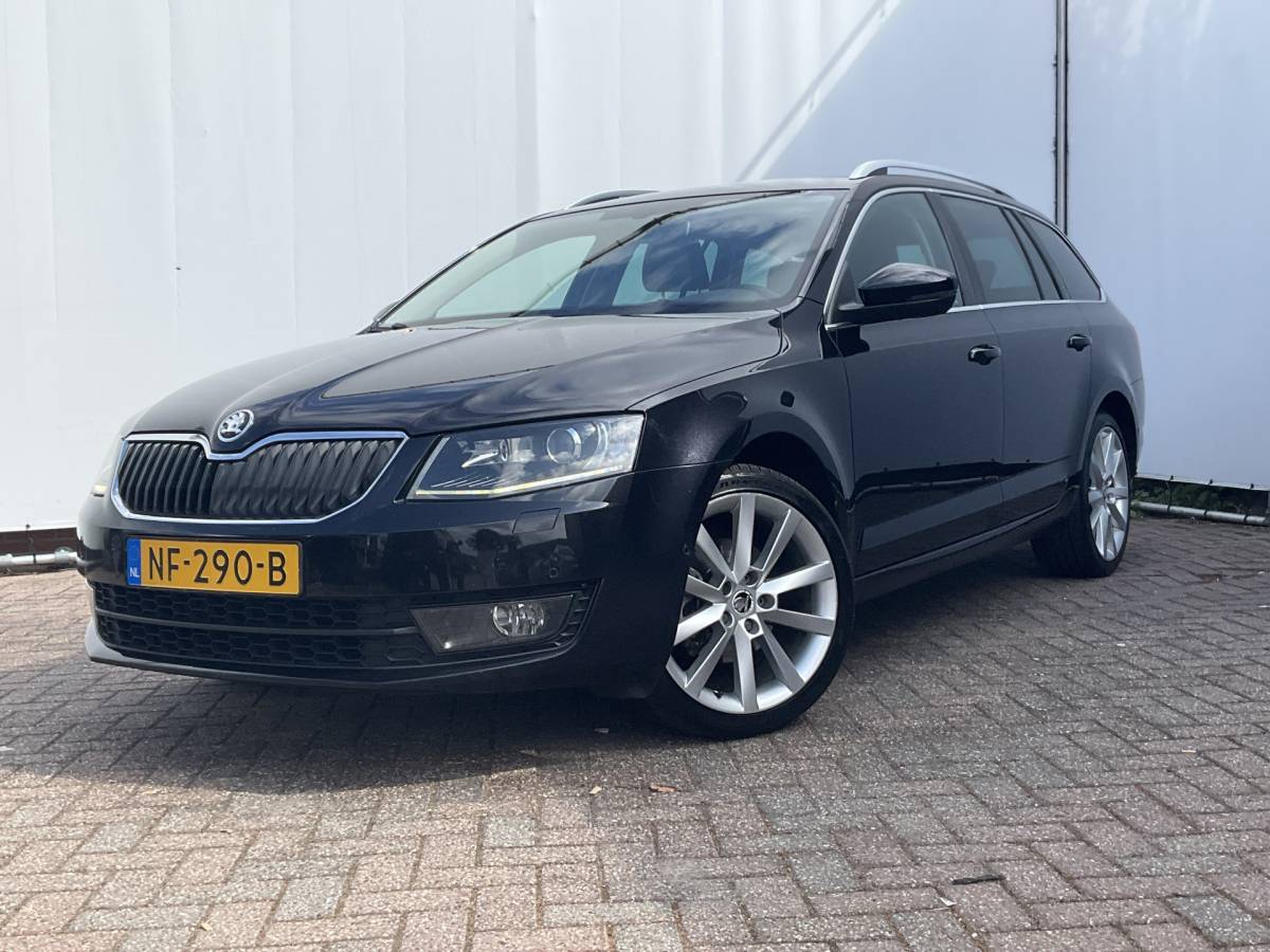 Škoda Octavia ŠKODA Octavia Combi 1.4 TSI Style Xenon Aut Trekhaak Canton Stoelverw Carplay Voll.Onderhouden!