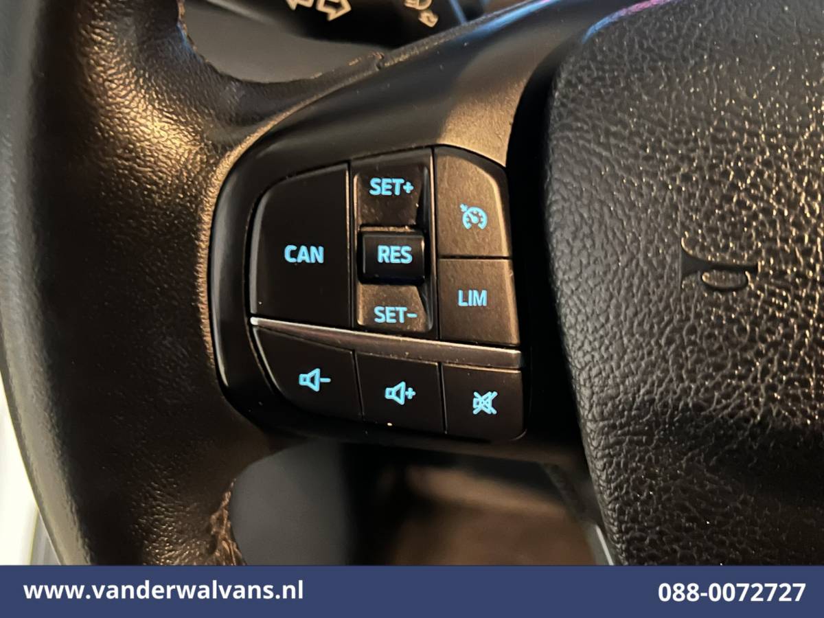 Ford Transit Ford Transit 2.0TDCI 131pk L4H3 Jumbo Euro6 Airco | Camera | Navigatie | Apple Carplay | Android Auto | Cruisecontrol LED, Verwarmde voorruit, Stoelverwarming, Parkeersensoren, Bijrijdersbank