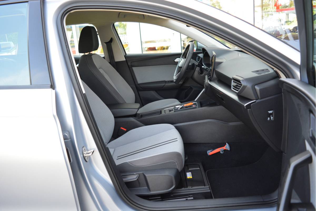 SEAT Leon SEAT Leon Sportstourer 1.5 eTSI 150PK Style Launch Edition | DSG | LED | Station |