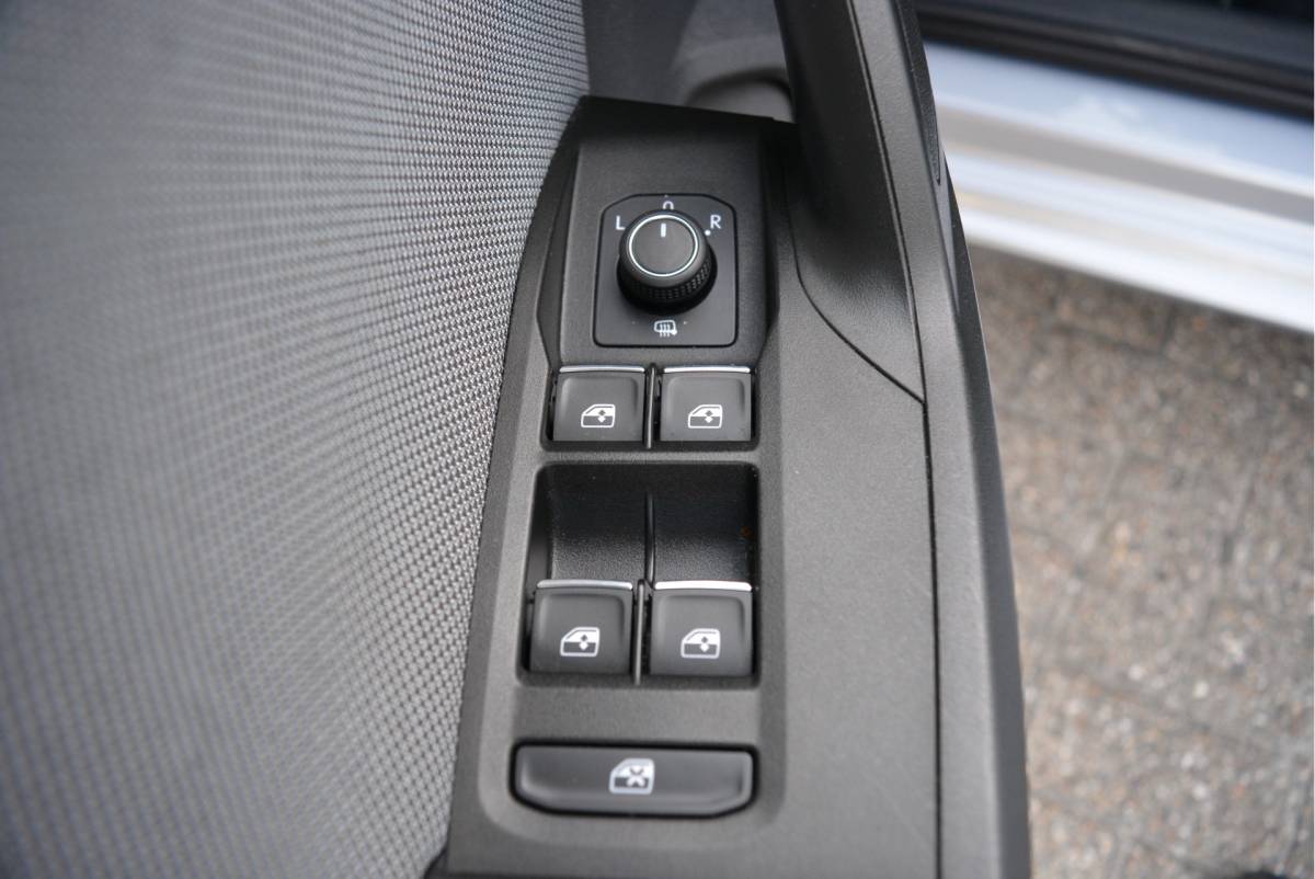 SEAT Leon SEAT Leon Sportstourer 1.5 eTSI 150PK Style Launch Edition | DSG | LED | Station |