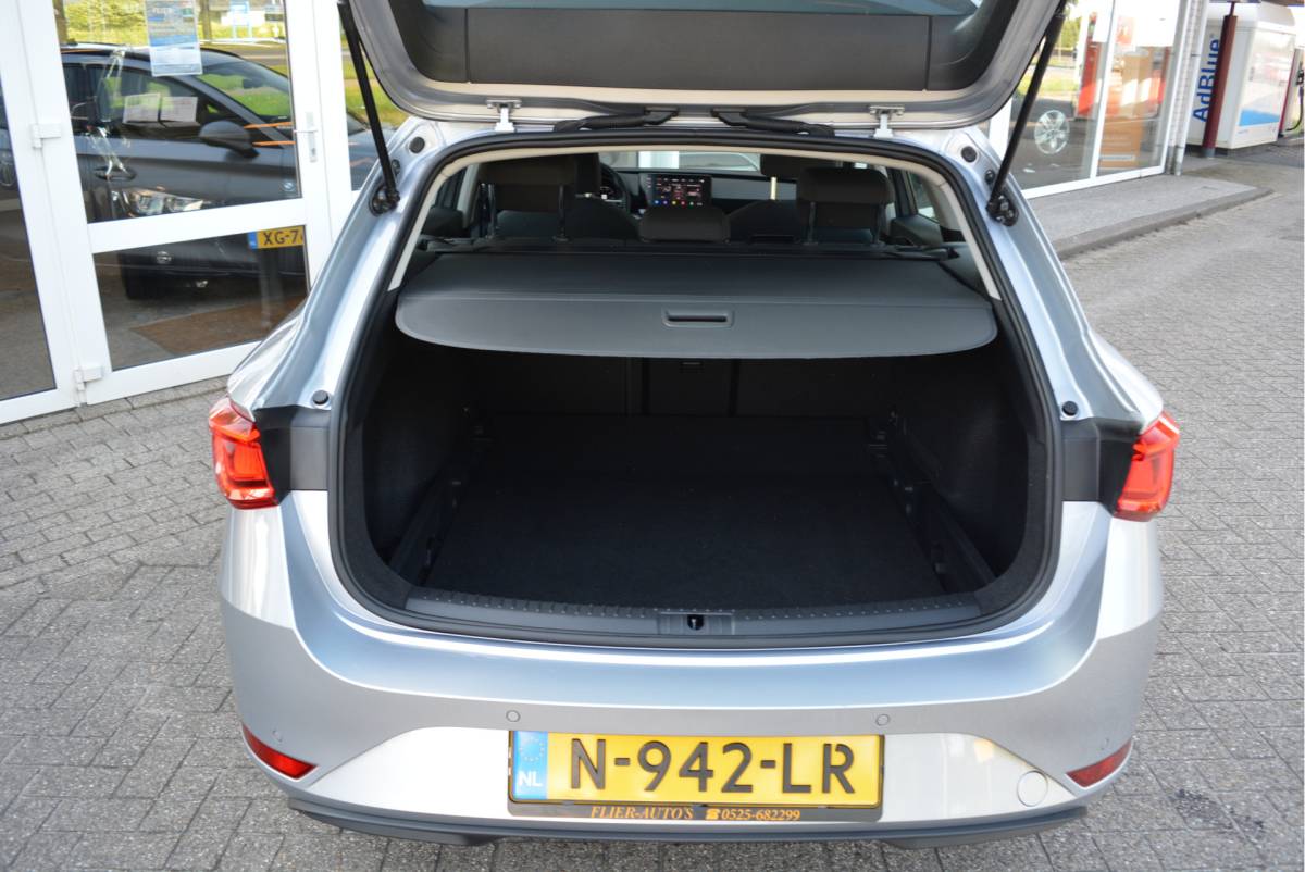 SEAT Leon SEAT Leon Sportstourer 1.5 eTSI 150PK Style Launch Edition | DSG | LED | Station |