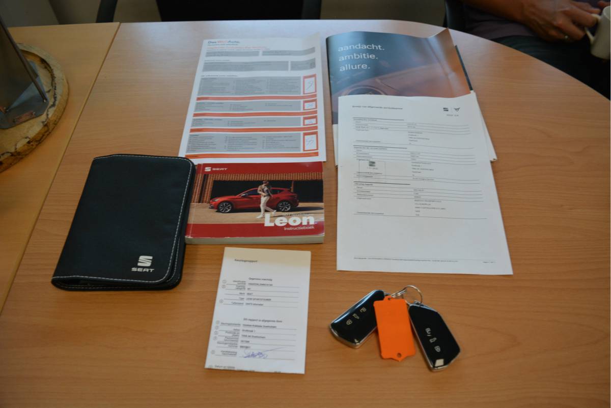 SEAT Leon SEAT Leon Sportstourer 1.5 eTSI 150PK Style Launch Edition | DSG | LED | Station |